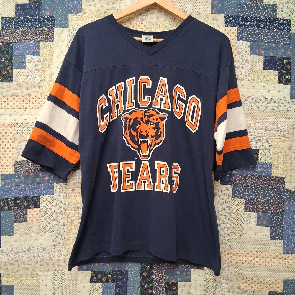 Vintage Chicago Bears Logo 7 Graphic T shirt Size Large Blue Stripe Sleeves